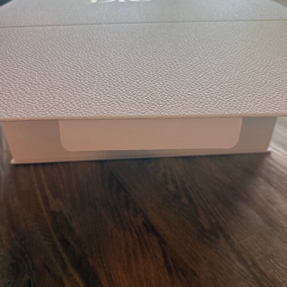Large Dior Box - Picture 3 of 3